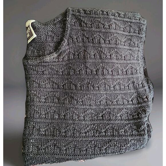 Vintage 1980's Woman's Sleeveless Sweater Knit Cropped Preppy Trendy Sweater - Picture 5 of 5